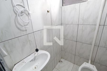 Banheiro Social de casa para alugar com 1 quarto, 70m² em Santa Mônica, Uberlândia