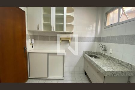 Cozinha de apartamento à venda com 3 quartos, 70m² em Estoril, Belo Horizonte