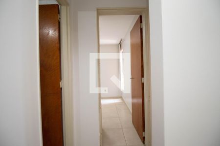 Corredor de apartamento para alugar com 2 quartos, 62m² em Cl Conjunto, Brasília