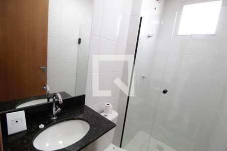 Banheiro Social de apartamento para alugar com 2 quartos, 52m² em Laranjeiras, Uberlândia