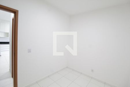 Quarto 1 de apartamento para alugar com 2 quartos, 52m² em Laranjeiras, Uberlândia