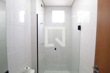 Banheiro Social de apartamento para alugar com 2 quartos, 52m² em Laranjeiras, Uberlândia