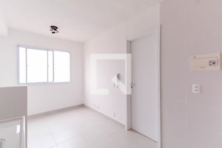 Sala/Cozinha de apartamento à venda com 1 quarto, 24m² em Vila Claudia, São Paulo