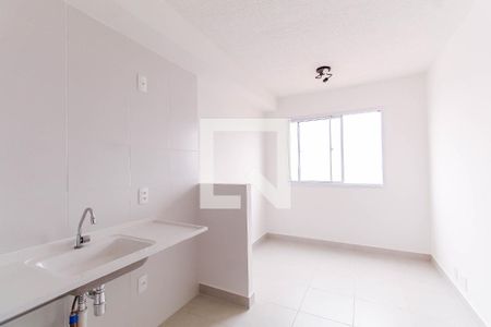 Sala/Cozinha de apartamento à venda com 1 quarto, 24m² em Vila Claudia, São Paulo