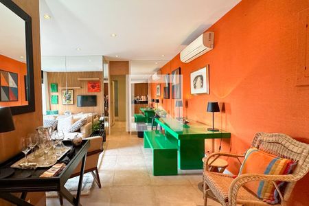 Sala de apartamento à venda com 2 quartos, 70m² em Leblon, Rio de Janeiro