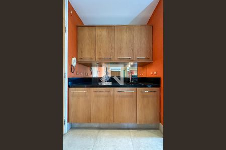 Sala de apartamento à venda com 2 quartos, 70m² em Leblon, Rio de Janeiro