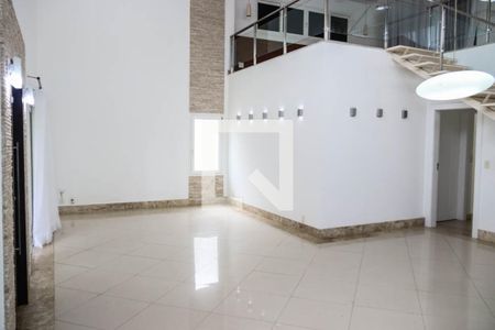 Sala de casa de condomínio para alugar com 5 quartos, 500m² em Patamares, Salvador