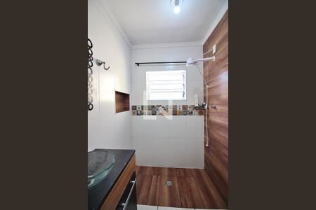 Banheiro Social de kitnet/studio para alugar com 1 quarto, 20m² em Jardim Calux, São Bernardo do Campo