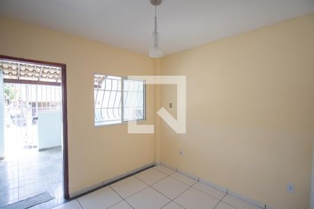 Sala de casa para alugar com 1 quarto, 29m² em Vila Iara, São Gonçalo