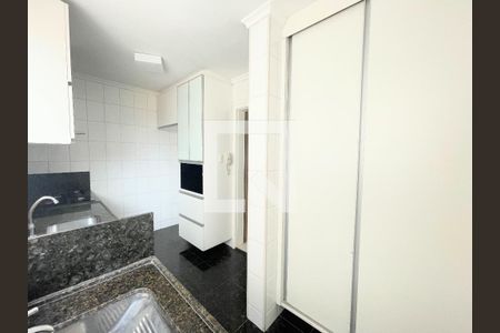 Cozinha de apartamento à venda com 3 quartos, 88m² em Itamarati, Belo Horizonte