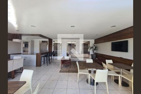 Apartamento à venda com 72m², 3 quartos e 1 vaga Apartamento à venda com 72m², 3 quartos e 1 vagaÁrea comum - Salão de festas