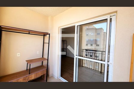 Apartamento à venda com 72m², 3 quartos e 1 vaga Apartamento à venda com 72m², 3 quartos e 1 vagaVaranda