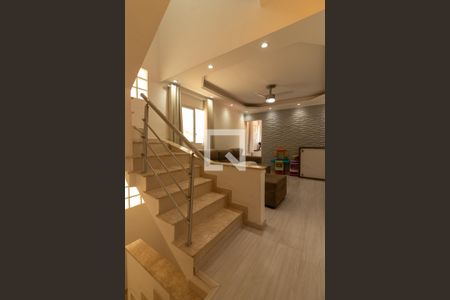 Sala de casa para alugar com 4 quartos, 129m² em Jardim Rio das Pedras, Cotia