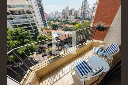 sala/ vista de apartamento à venda com 3 quartos, 162m² em Perdizes, São Paulo