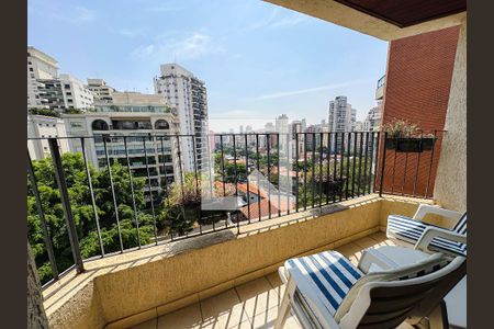 sala/ vista de apartamento à venda com 3 quartos, 162m² em Perdizes, São Paulo