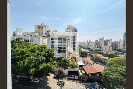 sala/ vista de apartamento à venda com 3 quartos, 162m² em Perdizes, São Paulo