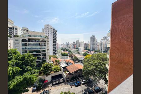 sala/ vista de apartamento à venda com 3 quartos, 162m² em Perdizes, São Paulo