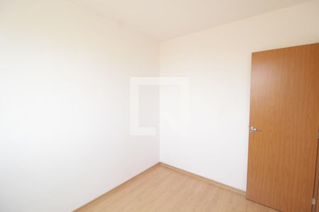 Quarto 2 de apartamento para alugar com 2 quartos, 47m² em Jardim Canaã, Uberlândia