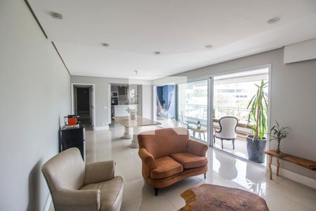 Sala de TV de apartamento à venda com 4 quartos, 198m² em Empresarial 18 do Forte, Barueri