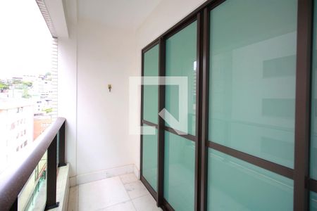 Sacada de apartamento para alugar com 3 quartos, 78m² em Serra, Belo Horizonte