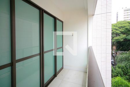 Sacada de apartamento para alugar com 3 quartos, 78m² em Serra, Belo Horizonte