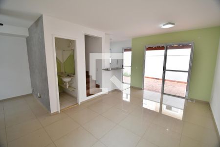 Sala de casa de condomínio à venda com 3 quartos, 80m² em Parque Imperador, Campinas