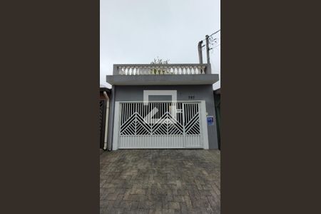 Fachada de casa à venda com 3 quartos, 172m² em Parque Capuava, Santo André