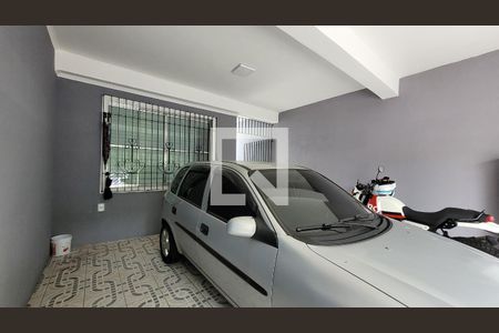 Garagem de casa à venda com 3 quartos, 172m² em Parque Capuava, Santo André