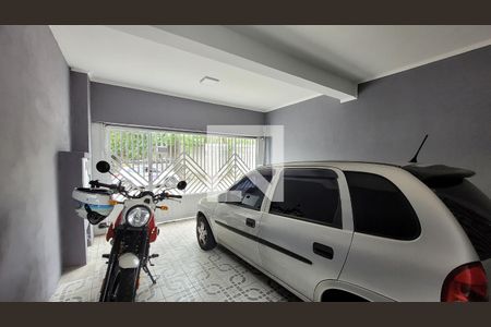 Garagem de casa à venda com 3 quartos, 172m² em Parque Capuava, Santo André