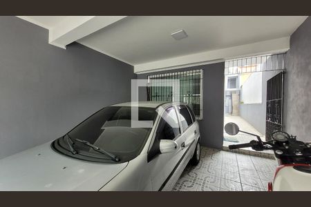 Garagem de casa à venda com 3 quartos, 172m² em Parque Capuava, Santo André