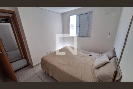 Quarto 2 de apartamento para alugar com 2 quartos, 49m² em Parque Santa Rosa, Suzano