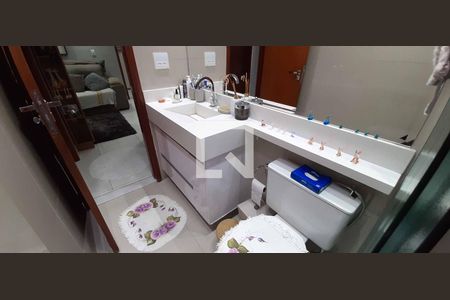 Apartamento à venda com 58m², 2 quartos e 1 vaga Apartamento à venda com 58m², 2 quartos e 1 vagaBanheiro