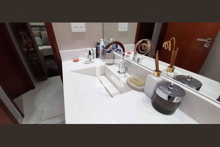 Apartamento à venda com 58m², 2 quartos e 1 vaga Apartamento à venda com 58m², 2 quartos e 1 vagaBanheiro