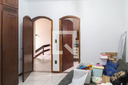 Casa à venda com 328m², 5 quartos e 4 vagas Casa à venda com 328m², 5 quartos e 4 vagasBanheiro Suíte 2