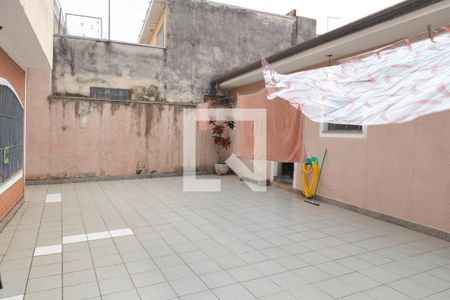 Casa à venda com 328m², 5 quartos e 4 vagas Casa à venda com 328m², 5 quartos e 4 vagasQuintal