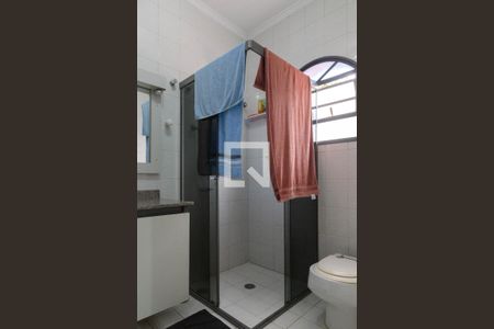 Casa à venda com 328m², 5 quartos e 4 vagas Casa à venda com 328m², 5 quartos e 4 vagasBanheiro Suíte 2