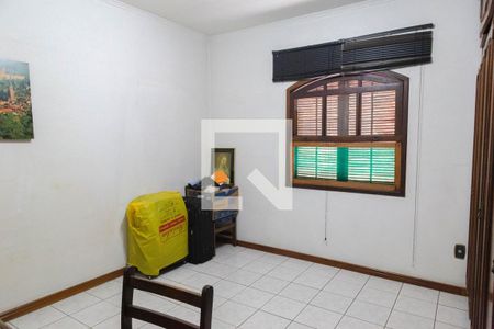 Casa à venda com 328m², 5 quartos e 4 vagas Casa à venda com 328m², 5 quartos e 4 vagasQuarto 4