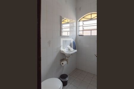 Casa à venda com 328m², 5 quartos e 4 vagas Casa à venda com 328m², 5 quartos e 4 vagasBanheiro Edicula