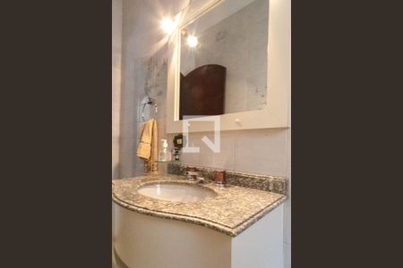 Casa à venda com 328m², 5 quartos e 4 vagas Casa à venda com 328m², 5 quartos e 4 vagasLavabo