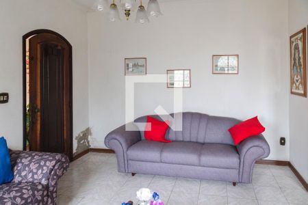 Casa à venda com 328m², 5 quartos e 4 vagas Casa à venda com 328m², 5 quartos e 4 vagasSala de Estar