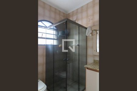 Casa à venda com 328m², 5 quartos e 4 vagas Casa à venda com 328m², 5 quartos e 4 vagasBanheiro da Suíte 1