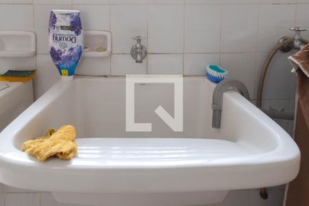 Casa à venda com 328m², 5 quartos e 4 vagas Casa à venda com 328m², 5 quartos e 4 vagasÁrea de Serviço