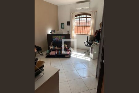 Casa à venda com 3 quartos, 300m² em Engenho do Mato, Niterói