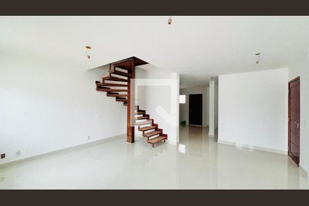 Casa à venda com 3 quartos, 105m² em Itaipu, Niterói