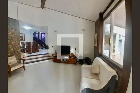 Casa à venda com 5 quartos, 310m² em Camboinhas, Niterói