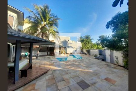 Casa à venda com 5 quartos, 310m² em Camboinhas, Niterói