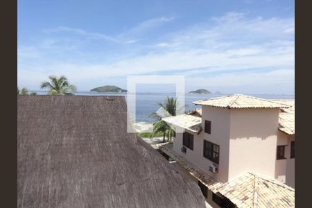 Casa à venda com 3 quartos, 205m² em Camboinhas, Niterói