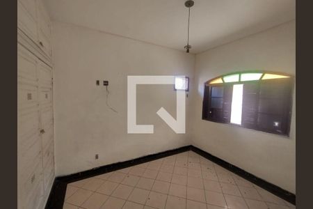 Casa à venda com 3 quartos, 300m² em Piratininga, Niterói