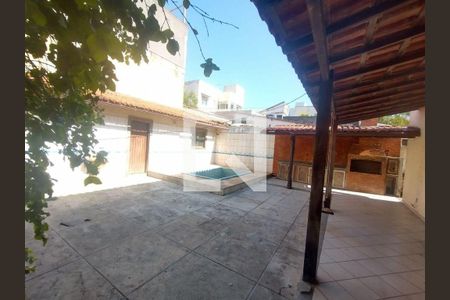 Casa à venda com 3 quartos, 300m² em Piratininga, Niterói