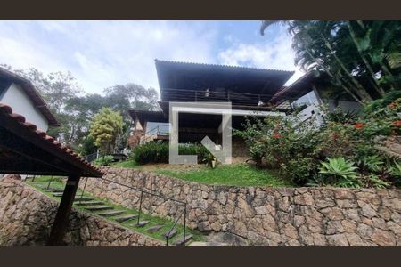 Casa à venda com 4 quartos, 450m² em Itaipu, Niterói